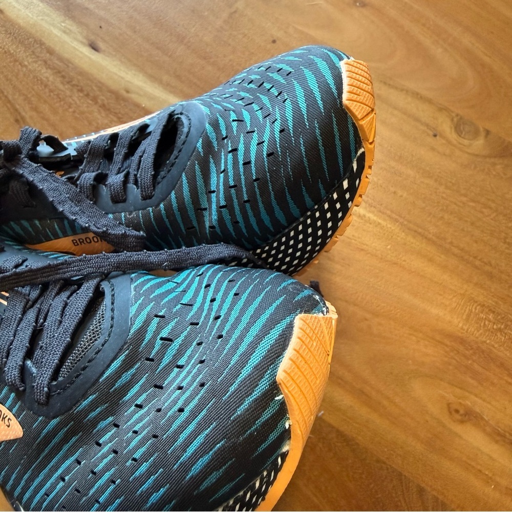 Brooks Black and Pink Athletic Shoes - Picture 6 of 7